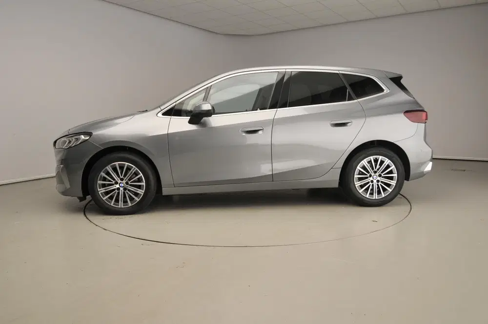 BMW 2-serie Active Tourer 218i uit 2023, foto 2