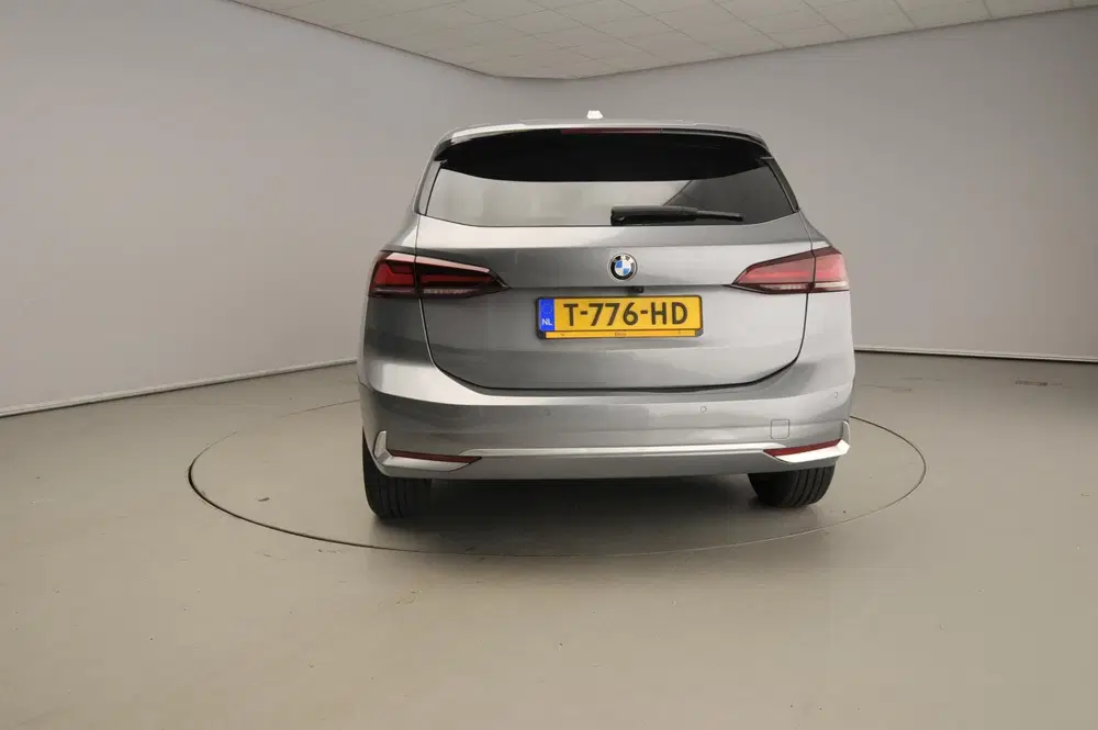 BMW 2-serie Active Tourer 218i uit 2023, foto 3