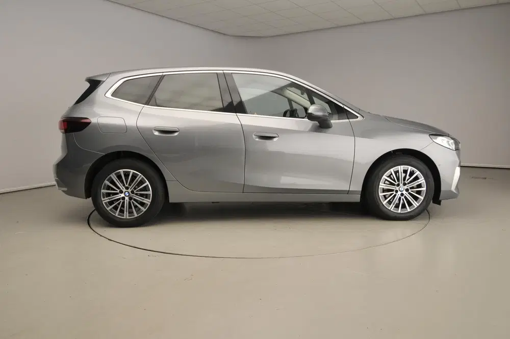 BMW 2-serie Active Tourer 218i uit 2023, foto 4