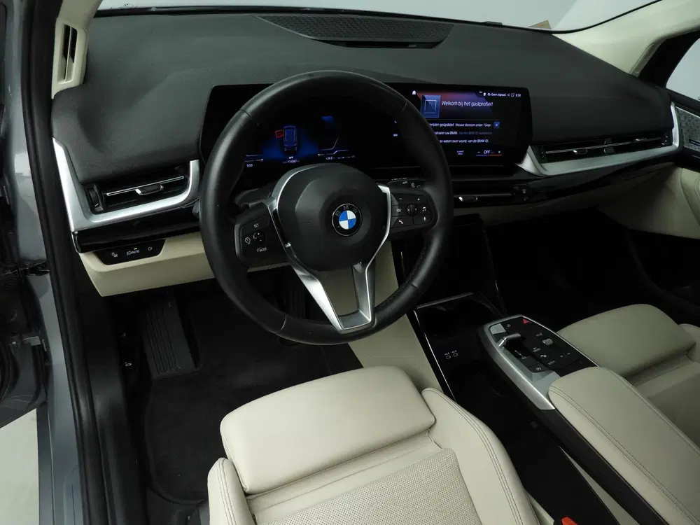 BMW 2-serie Active Tourer 218i uit 2023, foto 6