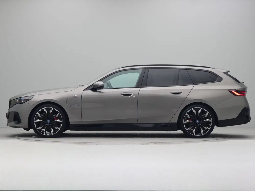 BMW 5-serie 530e Touring M Sport Pro (bj 2024 uit 2024, foto 12
