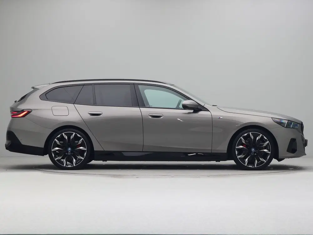 BMW 5-serie 530e Touring M Sport Pro (bj 2024 uit 2024, foto 8