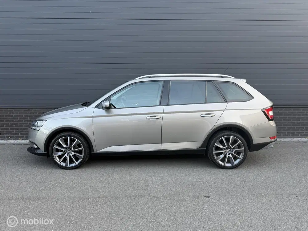 Skoda Fabia 1.0 TSI DSG SCOUT LINE CLIMA*CARPLAY*CRUIS uit 2019, foto 2