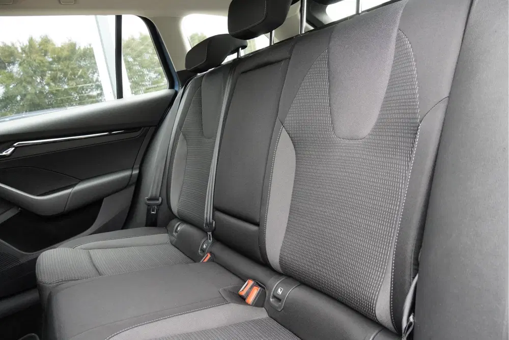 Skoda Octavia 1.0 e-TSI Automaat Business Edition BJ2 uit 2020, foto 4