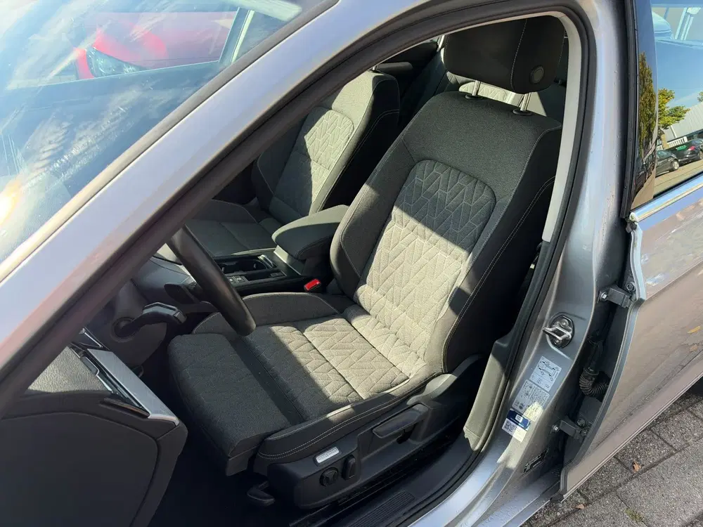 Volkswagen Passat 2.0 TDI Business Automaat uit 2022, foto 10