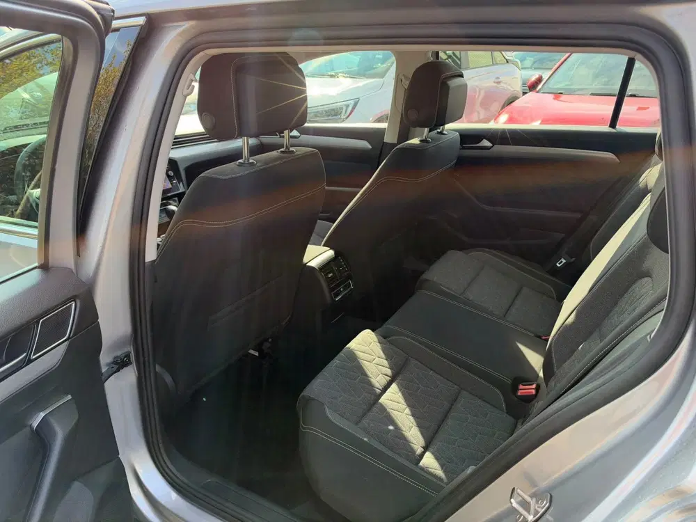 Volkswagen Passat 2.0 TDI Business Automaat uit 2022, foto 11