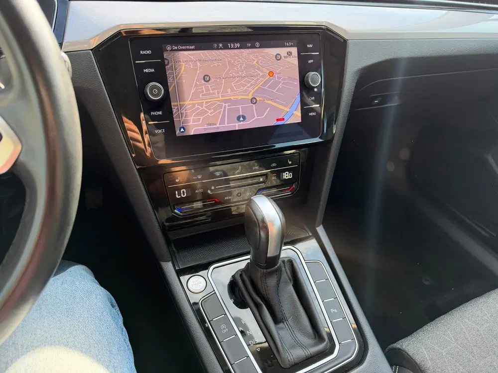Volkswagen Passat 2.0 TDI Business Automaat uit 2022, foto 14