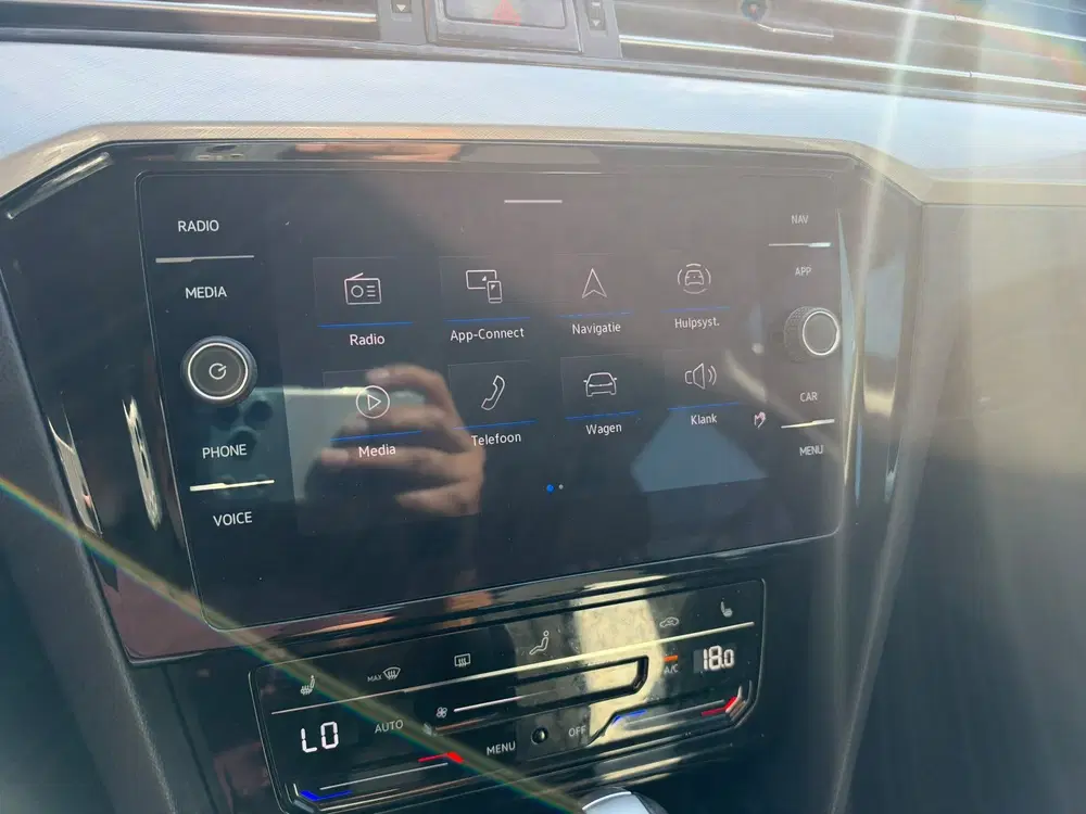 Volkswagen Passat 2.0 TDI Business Automaat uit 2022, foto 15