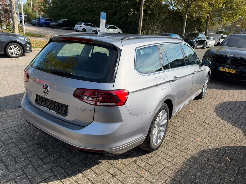 Volkswagen Passat 2.0 TDI Business Automaat uit 2022, foto 2