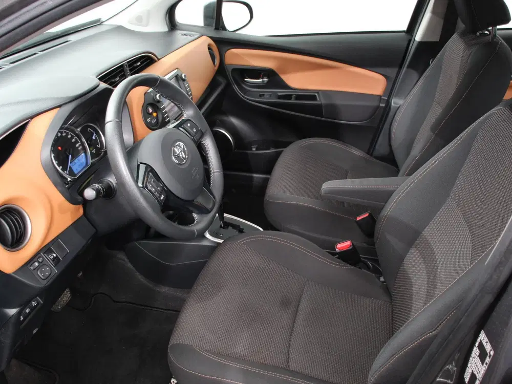 Toyota Yaris 1.5 Automaat Hybrid Active Camera Climate uit 2019, foto 2