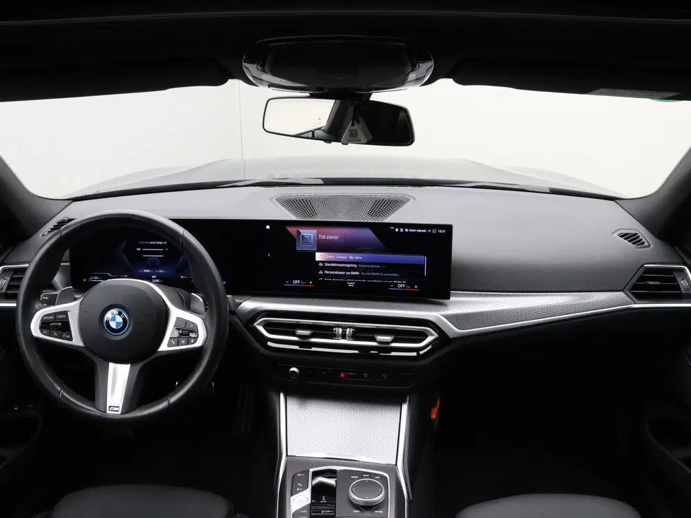 BMW 3-serie 320e Touring SoH 98% (bj 2024 uit 2024, foto 12
