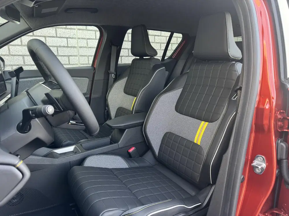 Renault 4 Comfort Range Iconic 52 kWh uit 2026, foto 7