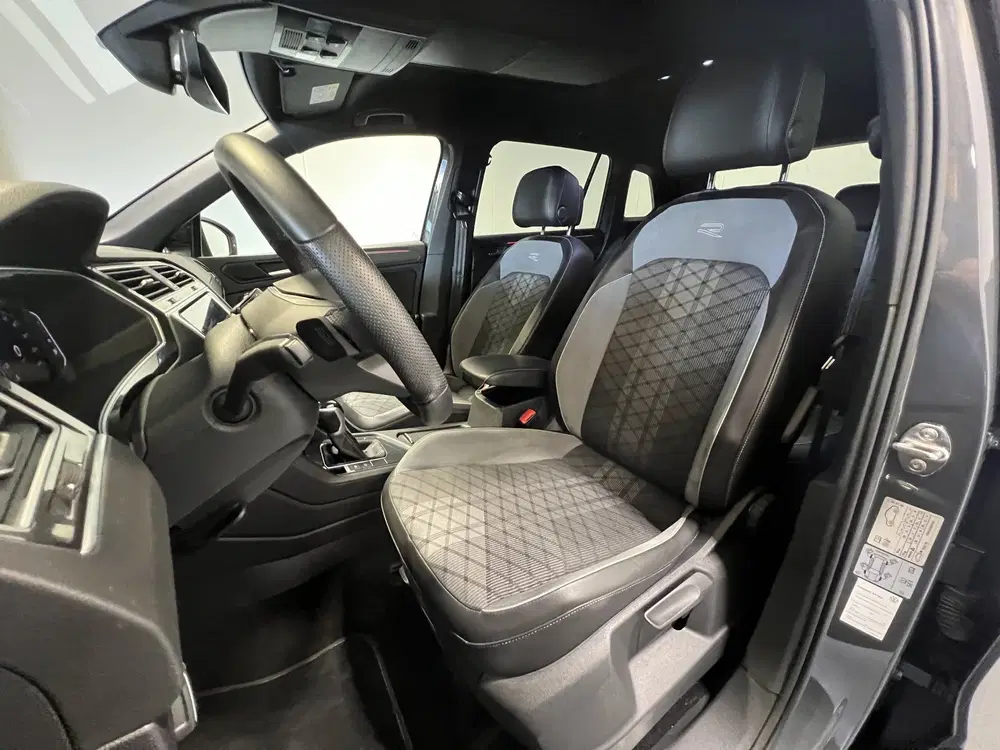 Volkswagen Tiguan 1.5 TSI R-Line Business+ uit 2022, foto 11