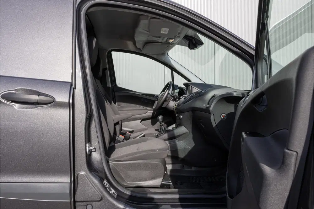 Ford Transit Courier uit 2023, foto 11