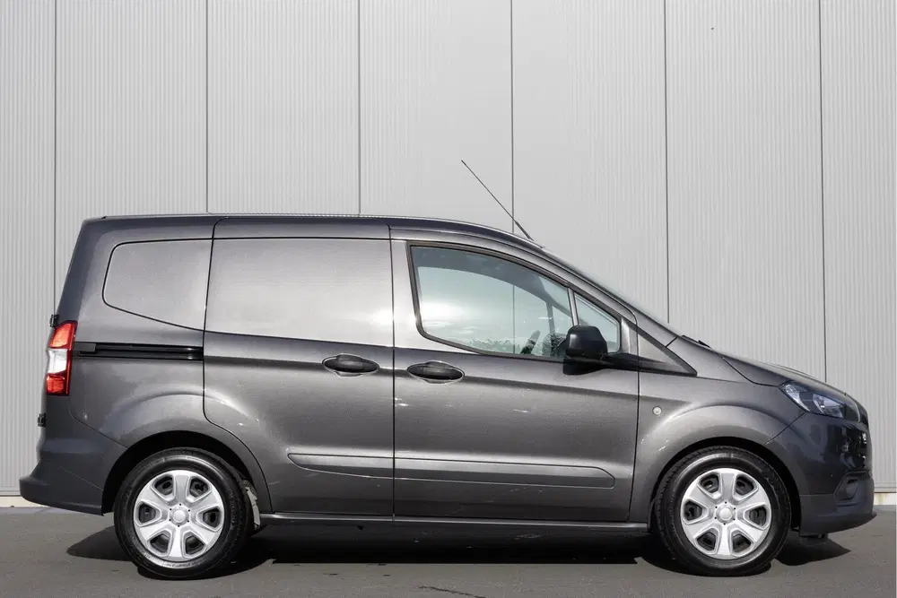 Ford Transit Courier uit 2023, foto 13