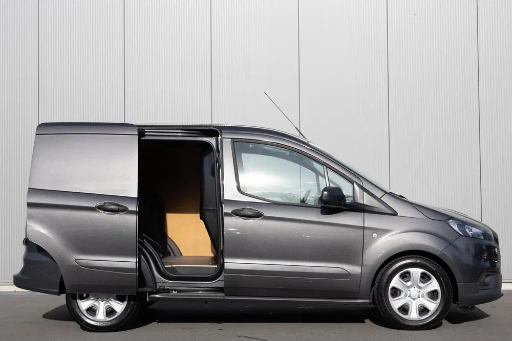 Ford Transit Courier uit 2023, foto 14