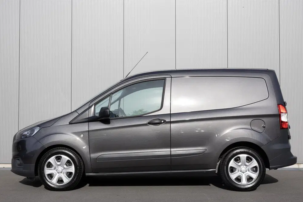 Ford Transit Courier uit 2023, foto 2