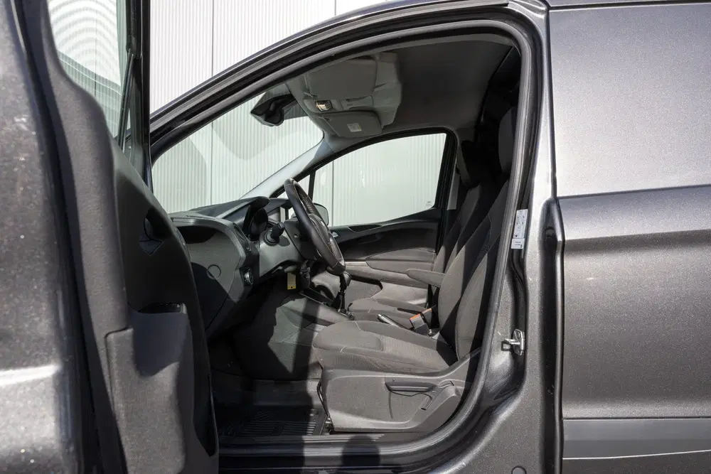 Ford Transit Courier uit 2023, foto 6