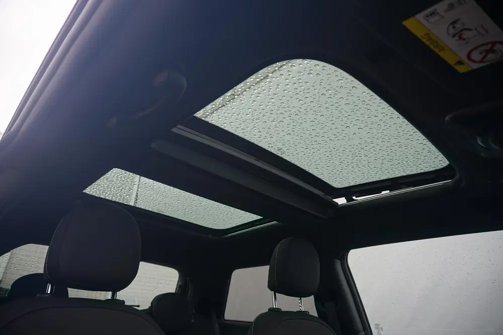 Mini Cooper Cooper Essential Uitvoering uit 2022, foto 11