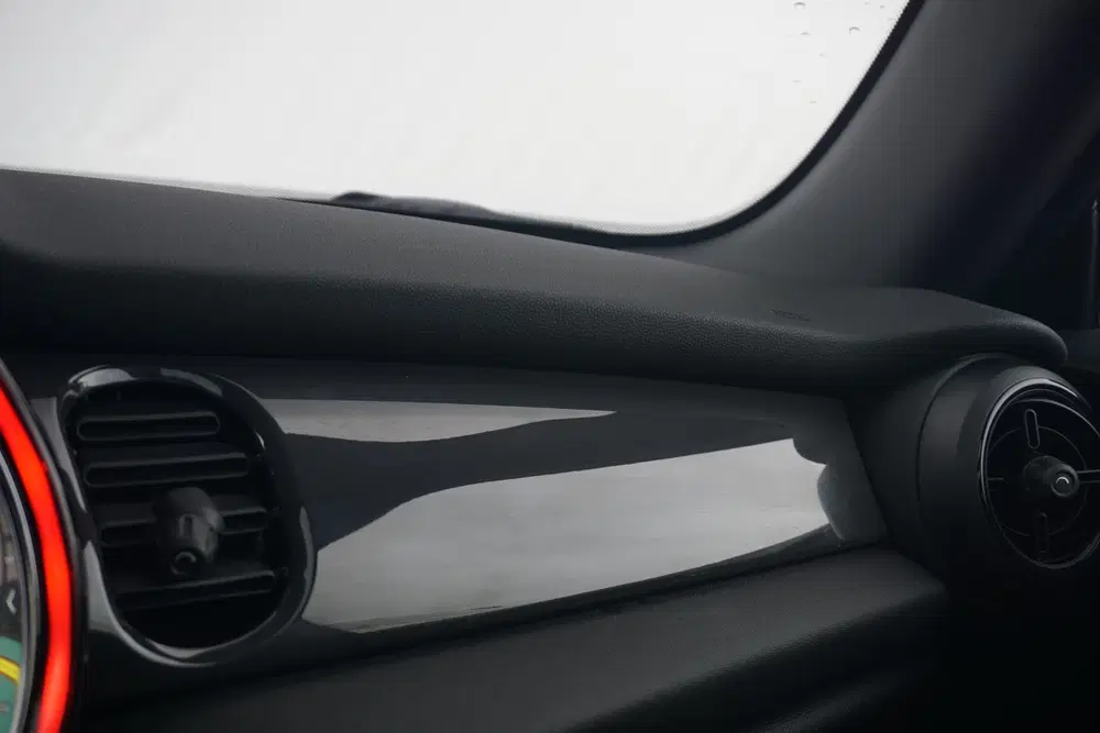 Mini Cooper Cooper Essential Uitvoering uit 2022, foto 13