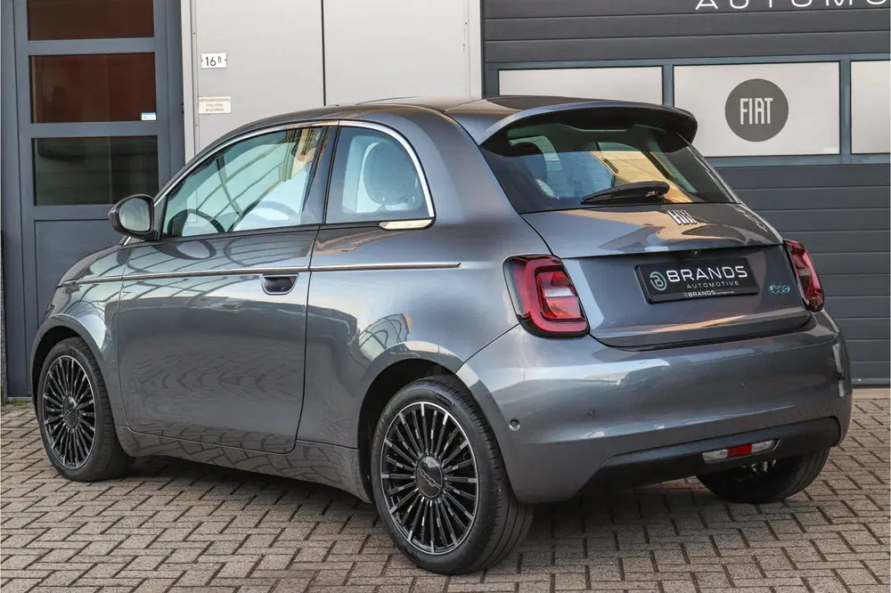 Fiat 500e La Prima by Bocelli 42 kWh 1e eig Limited uit 2023, foto 4