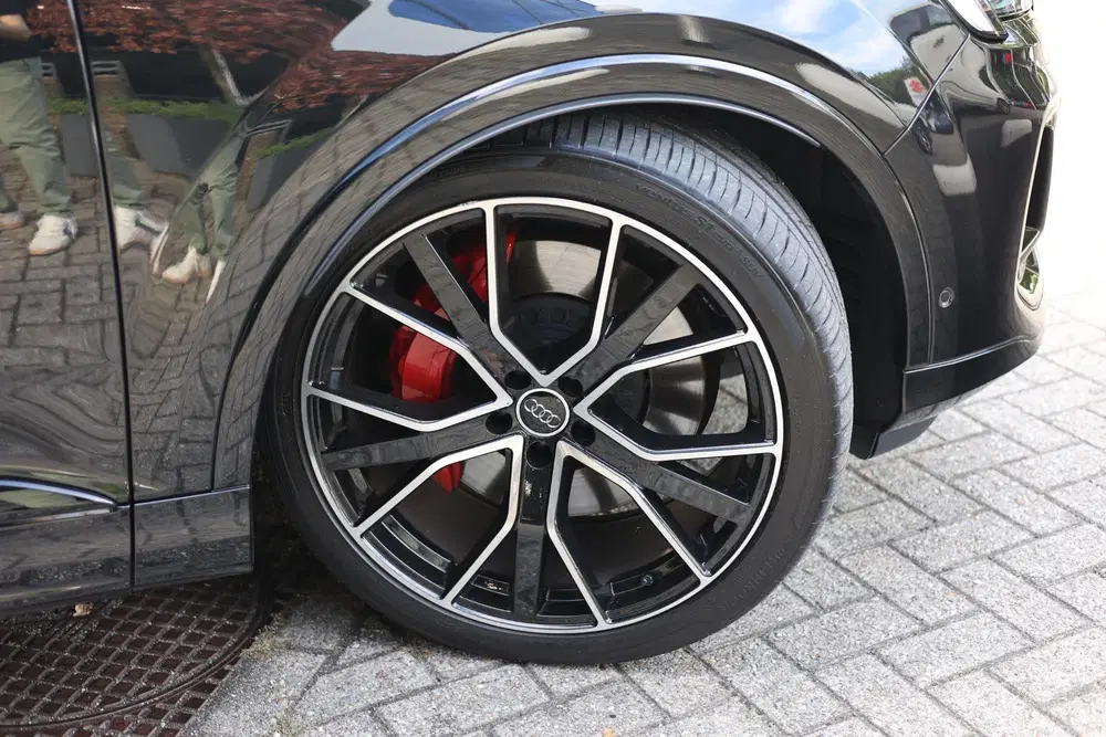 Audi Q7 60 TFSIe Competition Vierwielb. uit 2024, foto 2