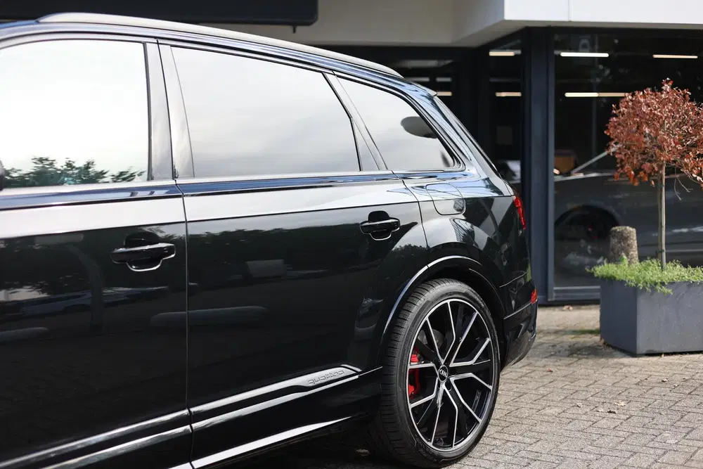 Audi Q7 60 TFSIe Competition Vierwielb. uit 2024, foto 9