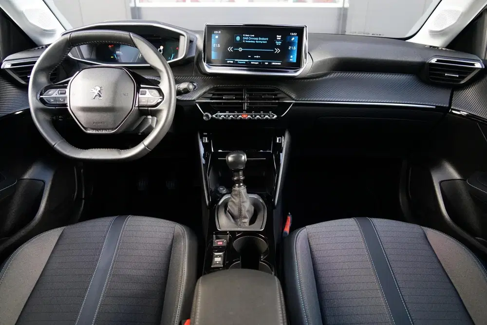 Peugeot 208 1.2 PureTech Allure Pack NL uit 2022, foto 4