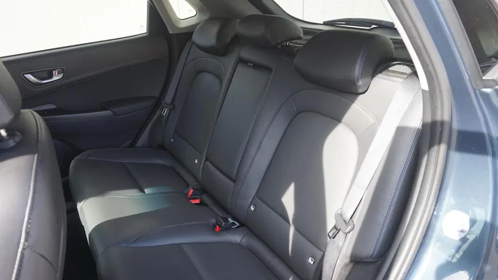 Hyundai KONA EV Premium 64 kWh NL auto uit 2023, foto 11