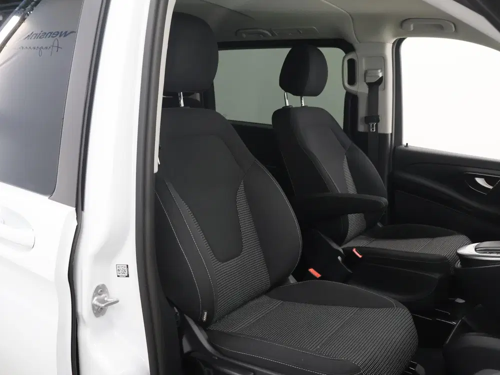 Mercedes-Benz EQV 300 uit 2022, foto 11