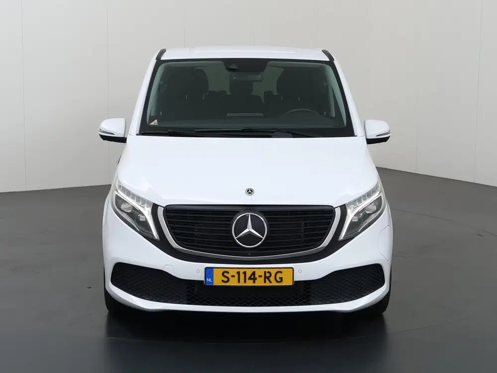Mercedes-Benz EQV 300 uit 2022, foto 3