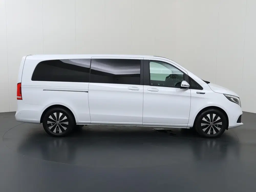 Mercedes-Benz EQV 300 uit 2022, foto 6
