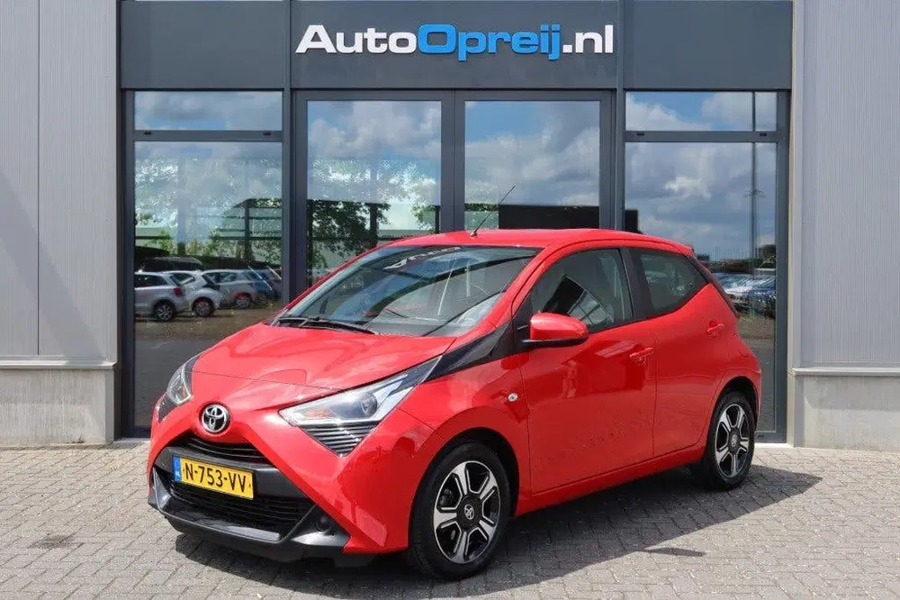 Toyota Aygo 1.0 VVT-I X-Play 72pk 5drs. Airco uit 2022