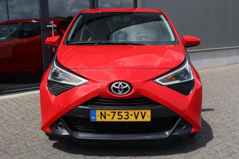 Toyota Aygo 1.0 VVT-I X-Play 72pk 5drs. Airco uit 2022, foto 2