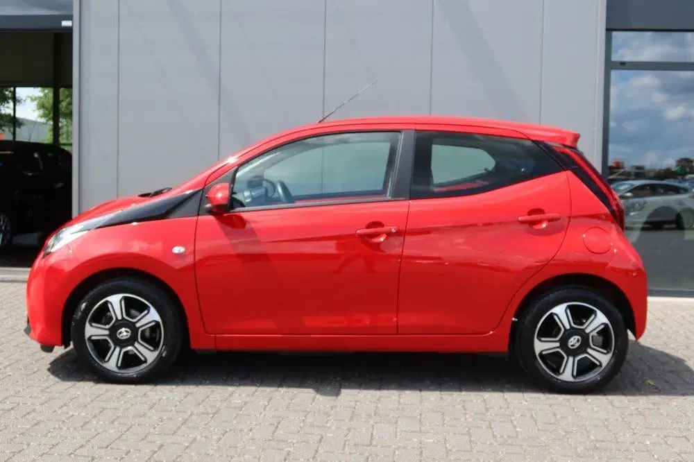 Toyota Aygo 1.0 VVT-I X-Play 72pk 5drs. Airco uit 2022, foto 3