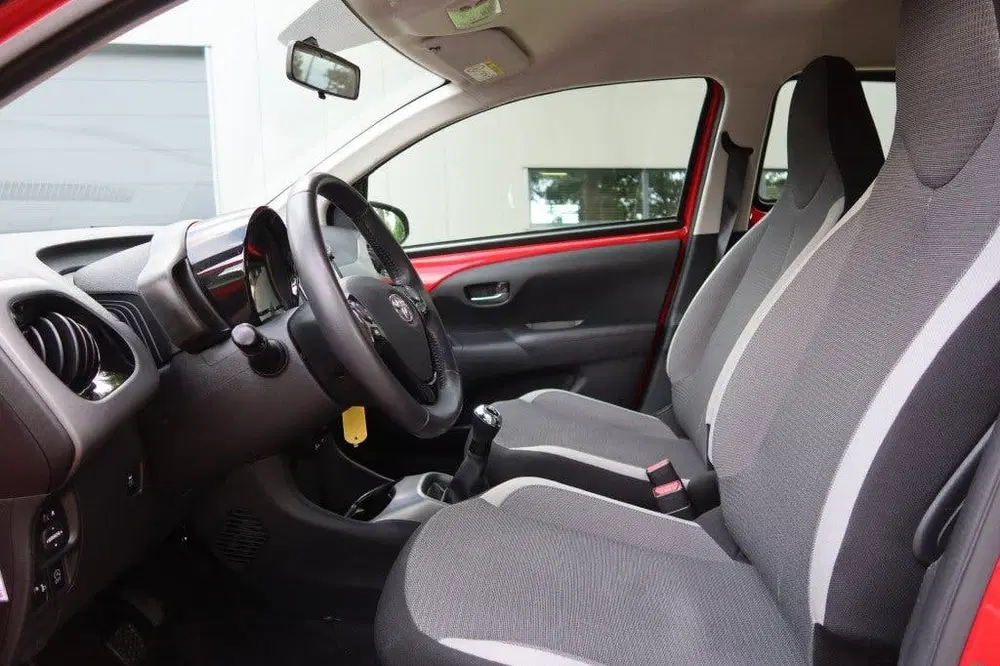 Toyota Aygo 1.0 VVT-I X-Play 72pk 5drs. Airco uit 2022, foto 5