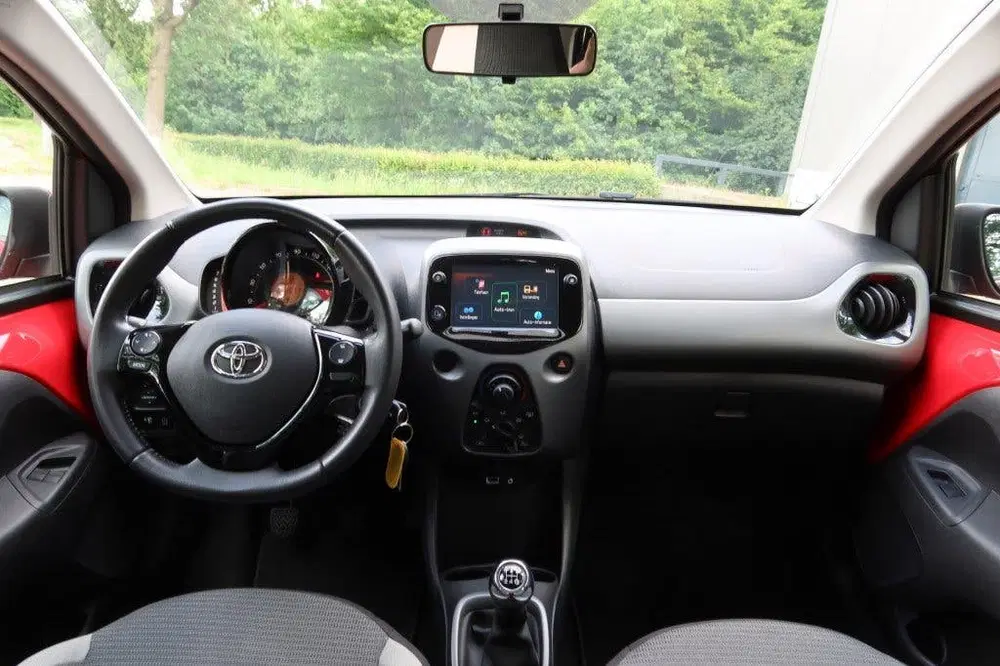 Toyota Aygo 1.0 VVT-I X-Play 72pk 5drs. Airco uit 2022, foto 7
