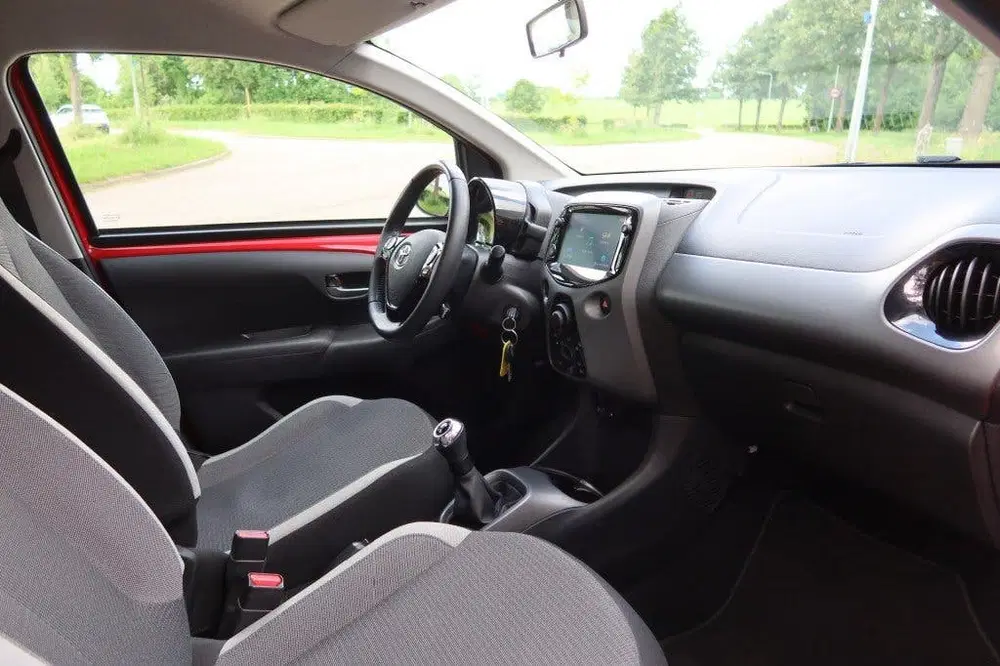 Toyota Aygo 1.0 VVT-I X-Play 72pk 5drs. Airco uit 2022, foto 8