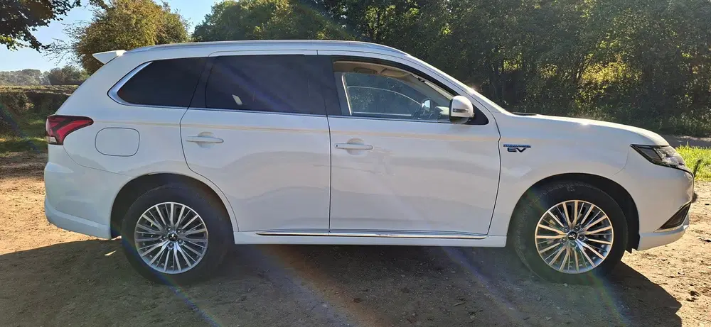 Mitsubishi Outlander 2.4 PHEV S-Edition BOVAG uit 2019, foto 5