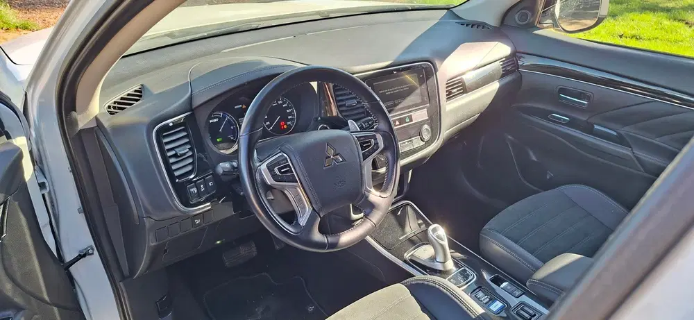 Mitsubishi Outlander 2.4 PHEV S-Edition BOVAG uit 2019, foto 7