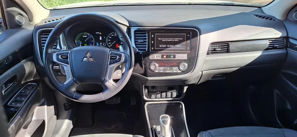 Mitsubishi Outlander 2.4 PHEV S-Edition BOVAG uit 2019, foto 8