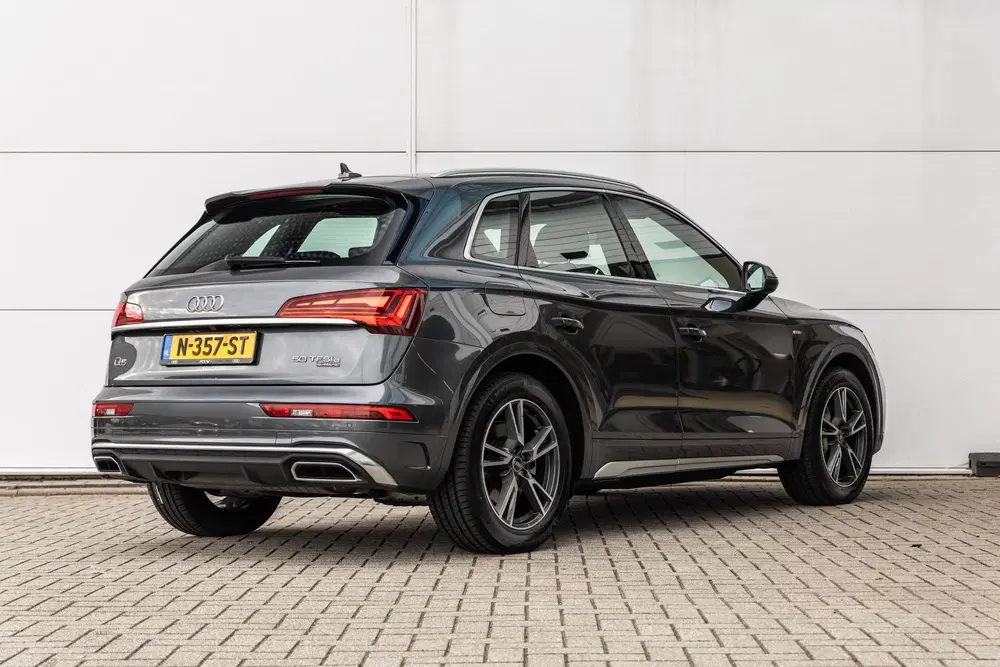 Audi Q5 50 TFSIe 299pk S edition uit 2022, foto 2