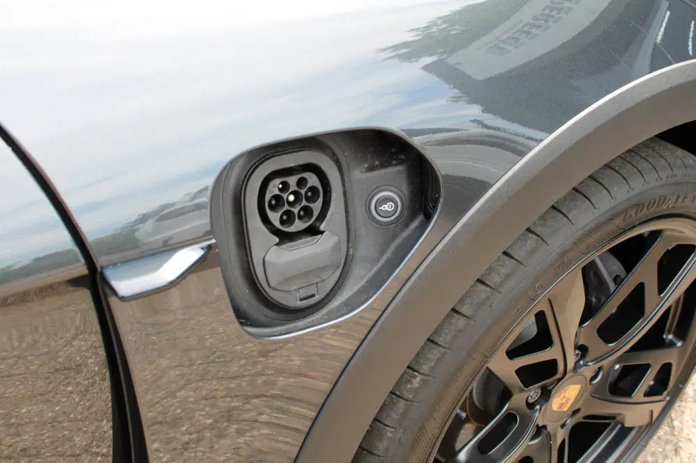 Porsche Taycan 4 105 kWh uit 2024, foto 11