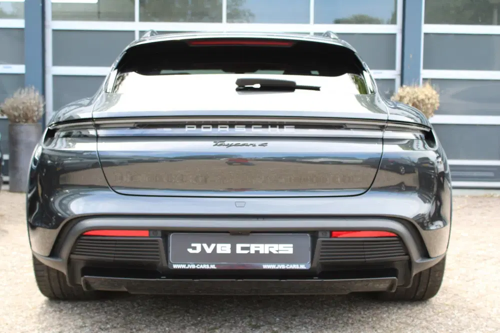 Porsche Taycan 4 105 kWh uit 2024, foto 8