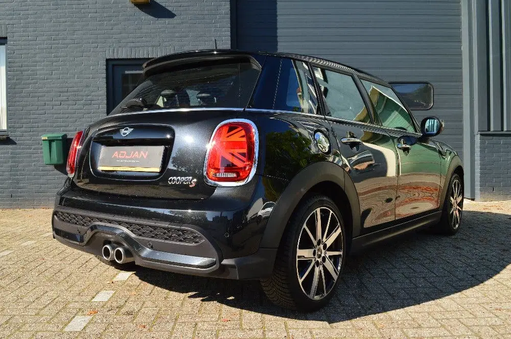 Mini Cooper S Cooper S 2.0 5-Deurs Zwart Carplay Stoelve uit 2023, foto 5