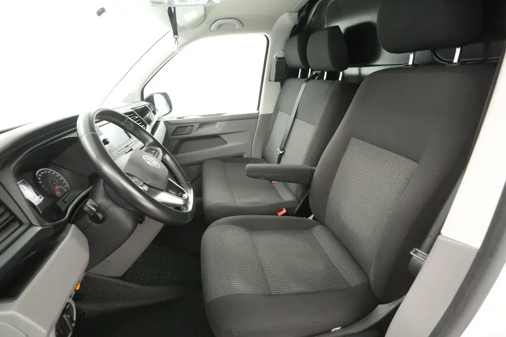Volkswagen Transporter 2.0 TDI L2H1 150PK DSG uit 2021, foto 10