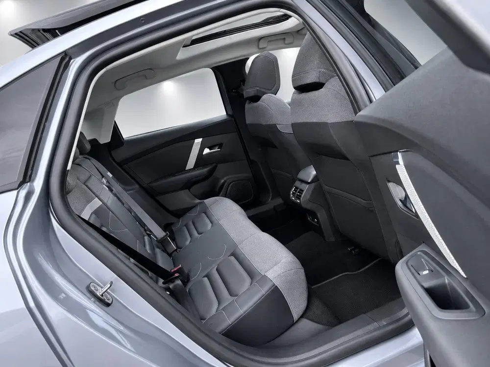 Citroën C4 Citroen C4 1.2 Puretech Shine Aut uit 2021, foto 14