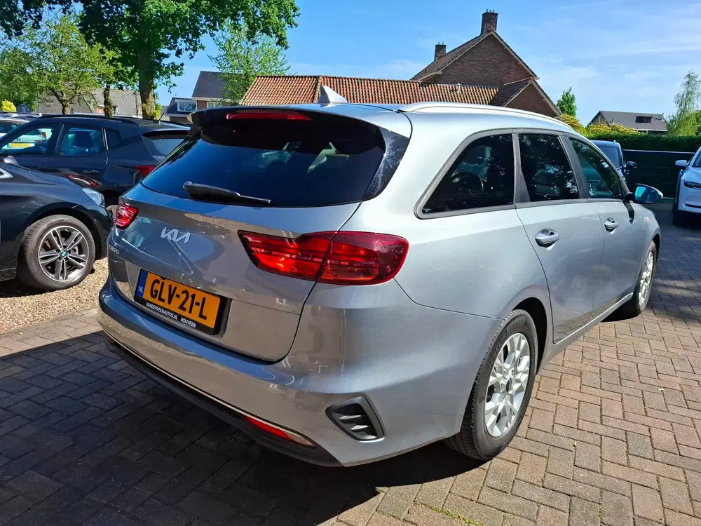 Kia Ceed 1.0 T-GDi Dynamic PlusLine Dealer onder uit 2022, foto 11
