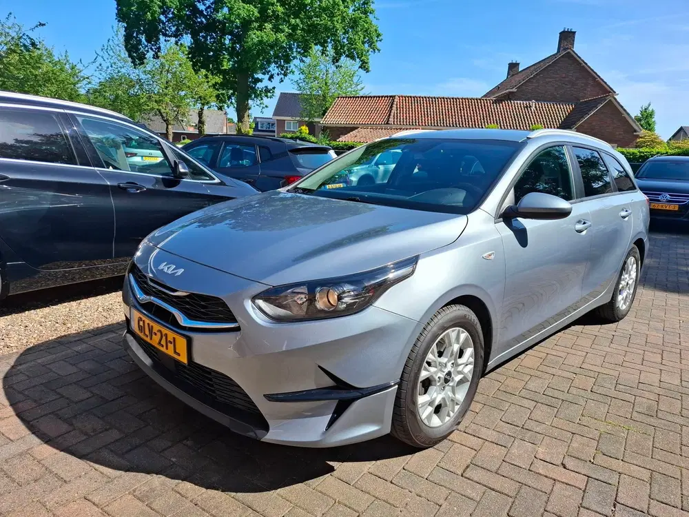 Kia Ceed 1.0 T-GDi Dynamic PlusLine Dealer onder uit 2022, foto 13