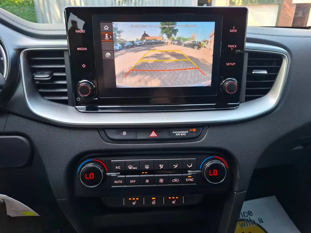Kia Ceed 1.0 T-GDi Dynamic PlusLine Dealer onder uit 2022, foto 14